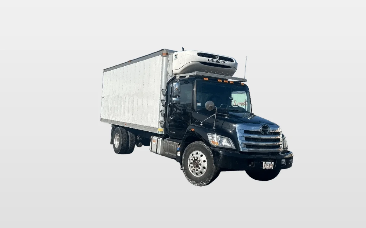 2020 Hino 268 - image 1