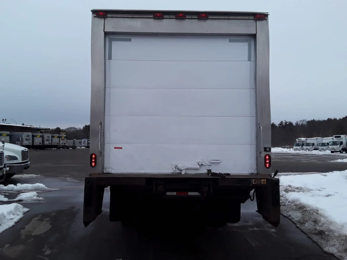 2018 Isuzu NPR - image 5