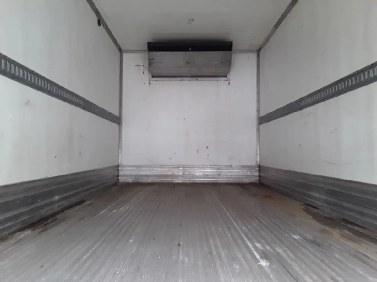 2018 Isuzu NPR - image 9