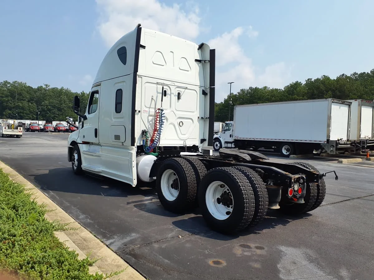 2020 Freightliner Cascadia in Atlanta, GA — photo 6