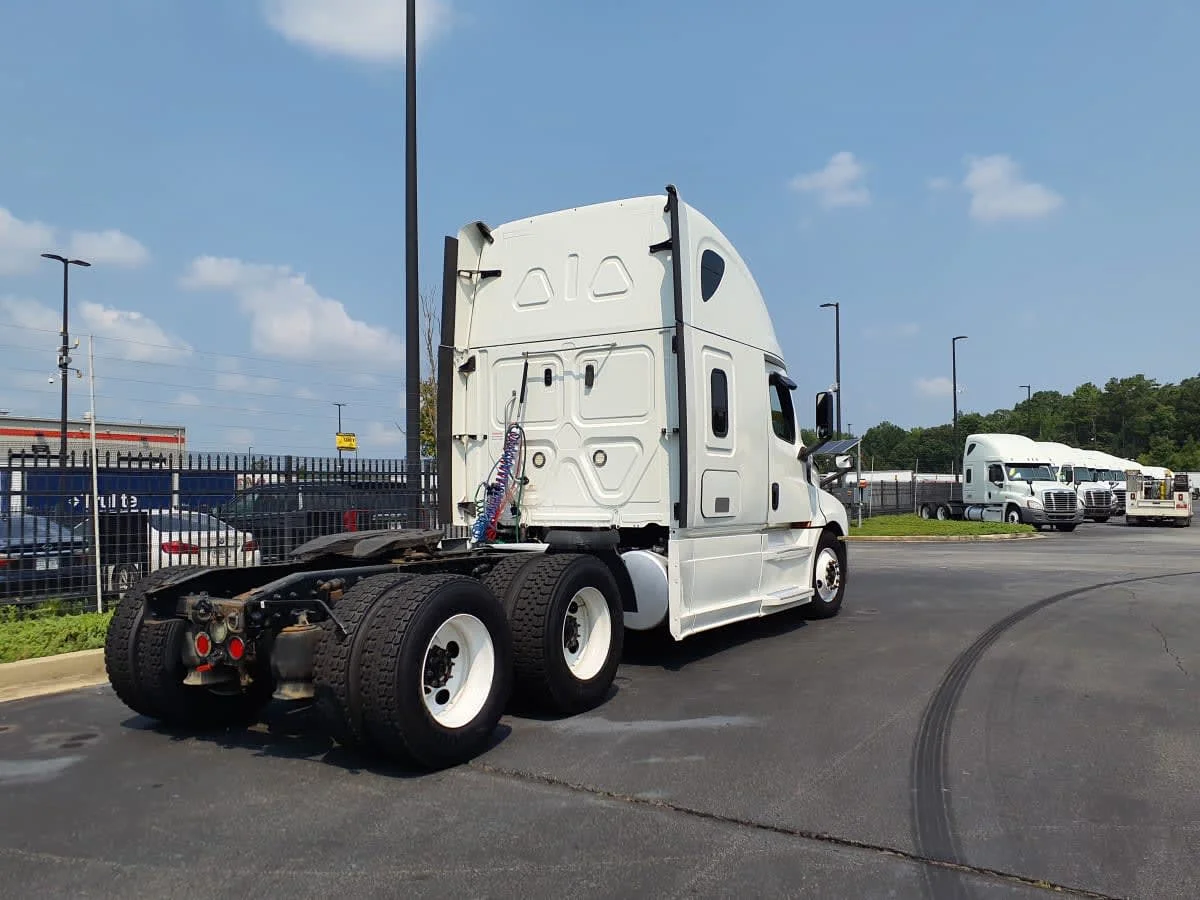 2020 Freightliner Cascadia in Atlanta, GA — photo 4