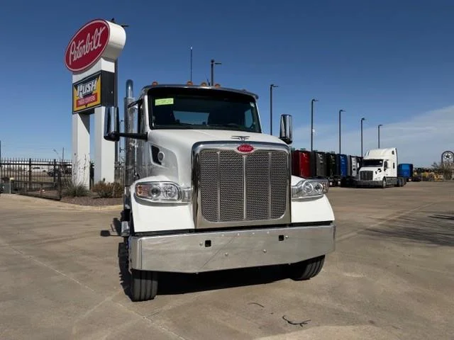 2027 Peterbilt 567 - image 12