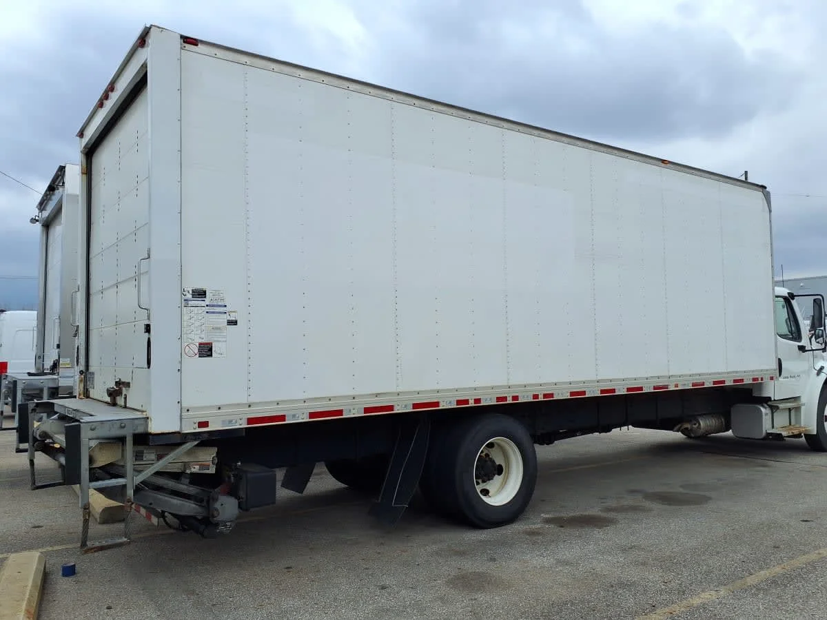 2021 Freightliner M2 106 in Cleveland, OH — photo 4