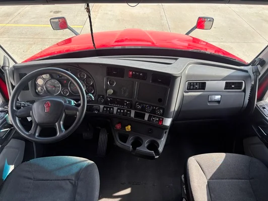 2022 Kenworth T680 in Omaha, NE — photo 3