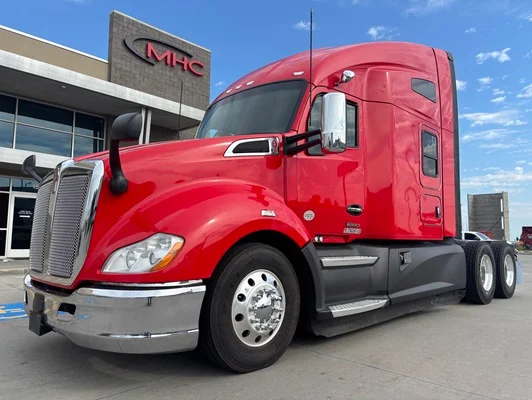 2022 Kenworth T680 in Omaha, NE — photo 2