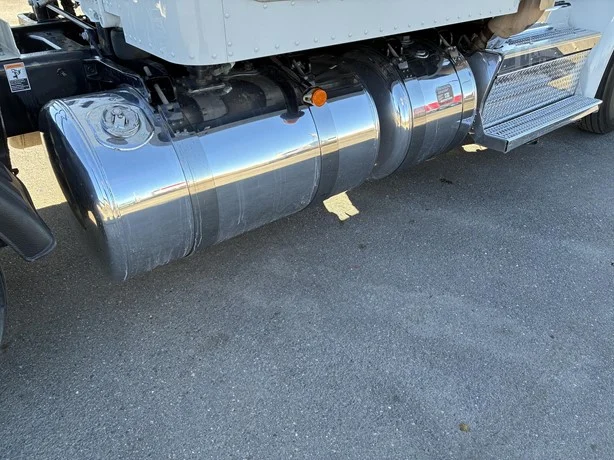 2023 Peterbilt 567 - image 23