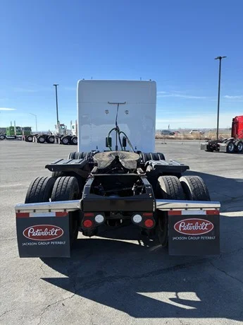 2023 Peterbilt 567 - image 4