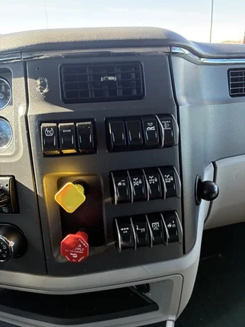 2023 Peterbilt 567 - image 38