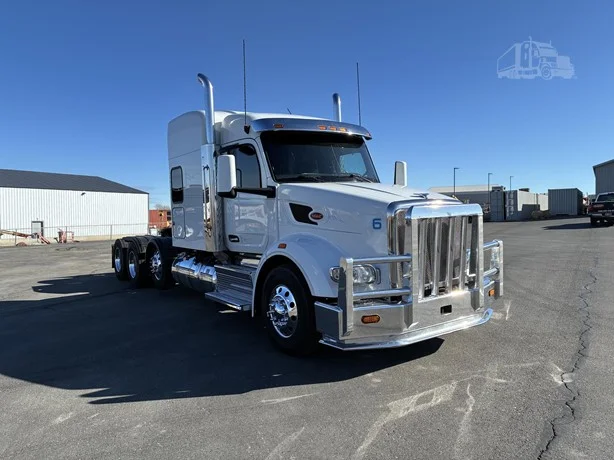 2023 Peterbilt 567 - image 7