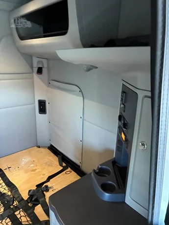 2023 Peterbilt 567 - image 43