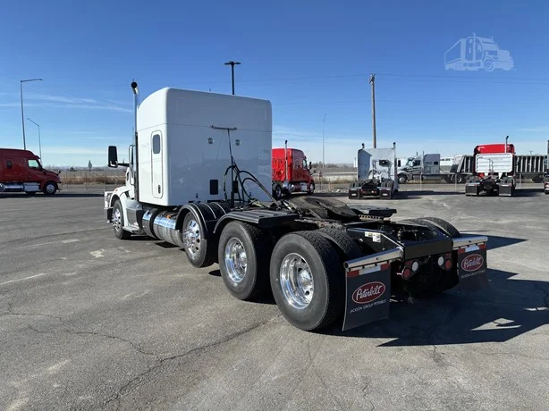 2023 Peterbilt 567 - image 3
