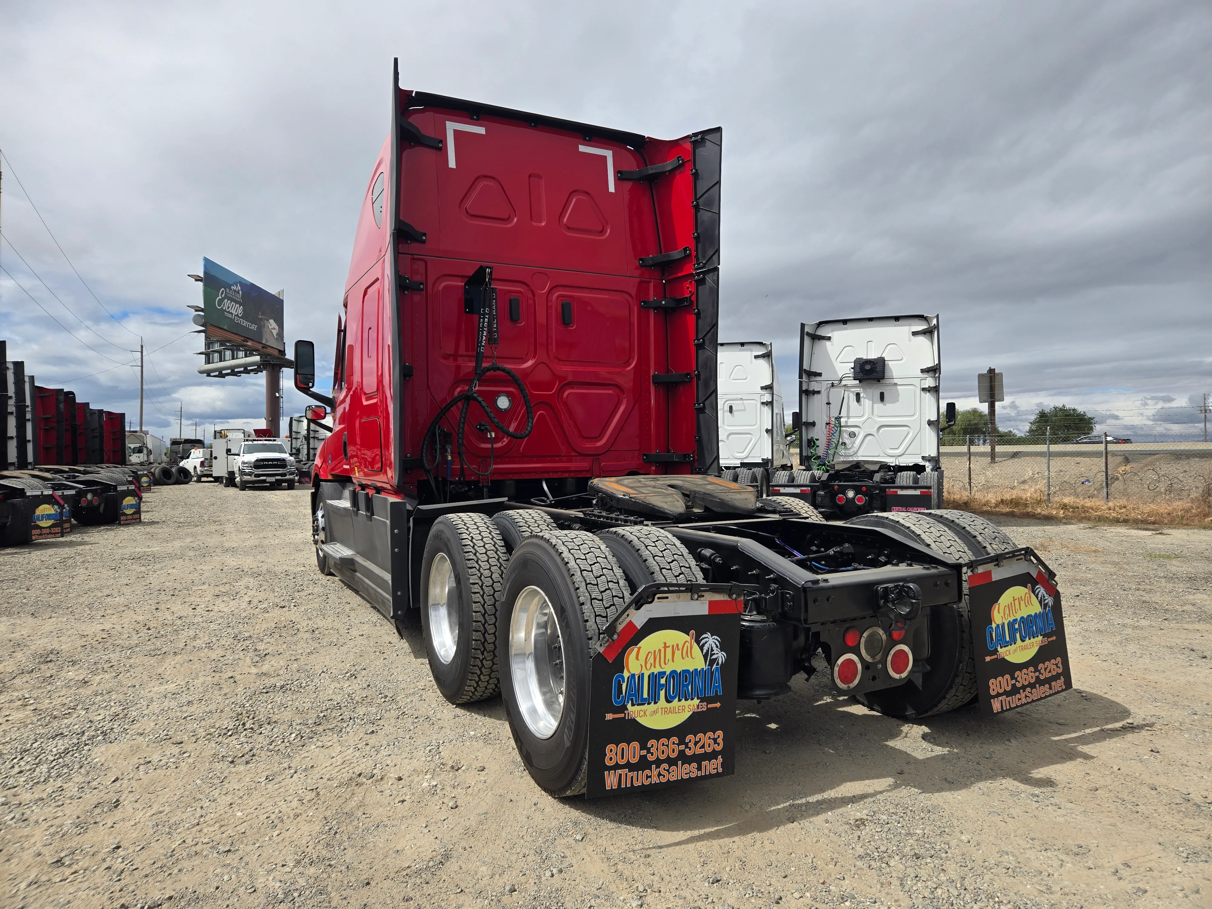 2023 Freightliner Cascadia in French Camp, CA — photo 7