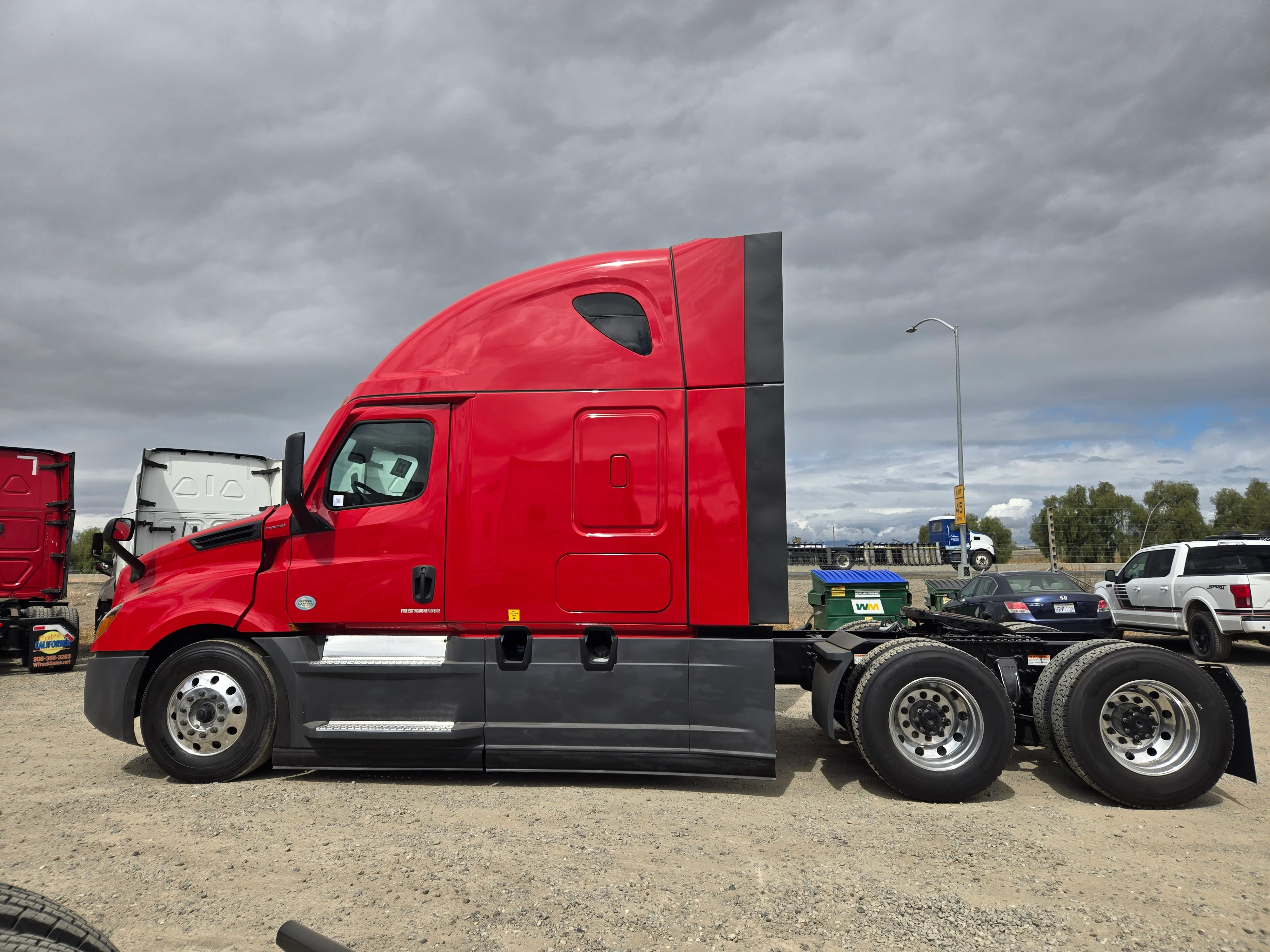 2023 Freightliner Cascadia in French Camp, CA — photo 8