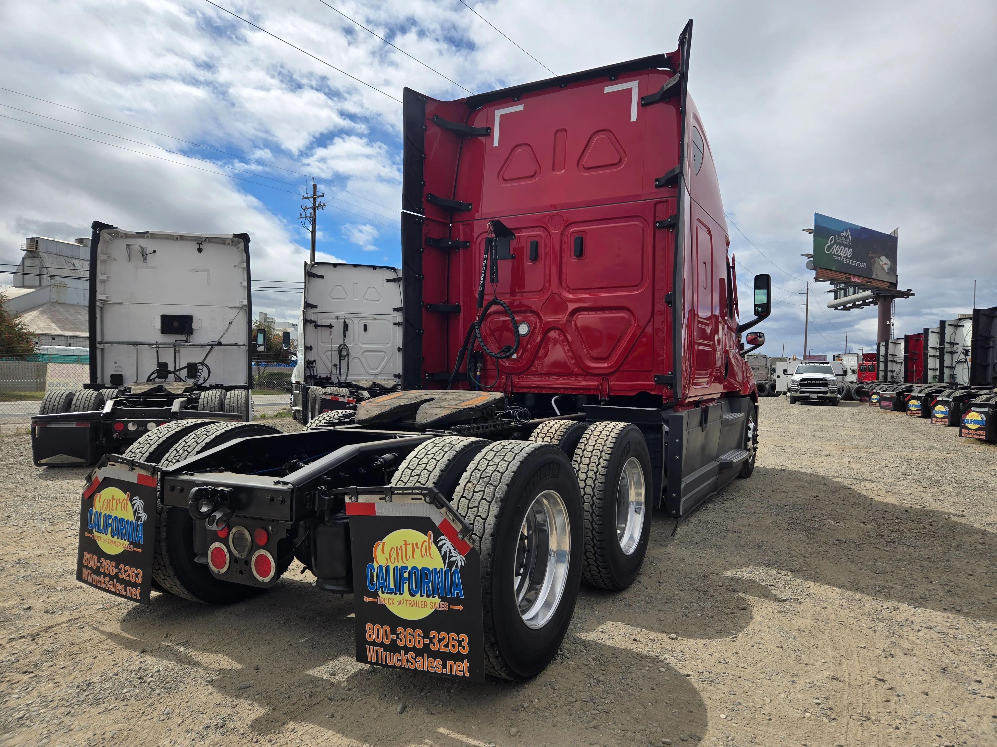 2023 Freightliner Cascadia in French Camp, CA — photo 5