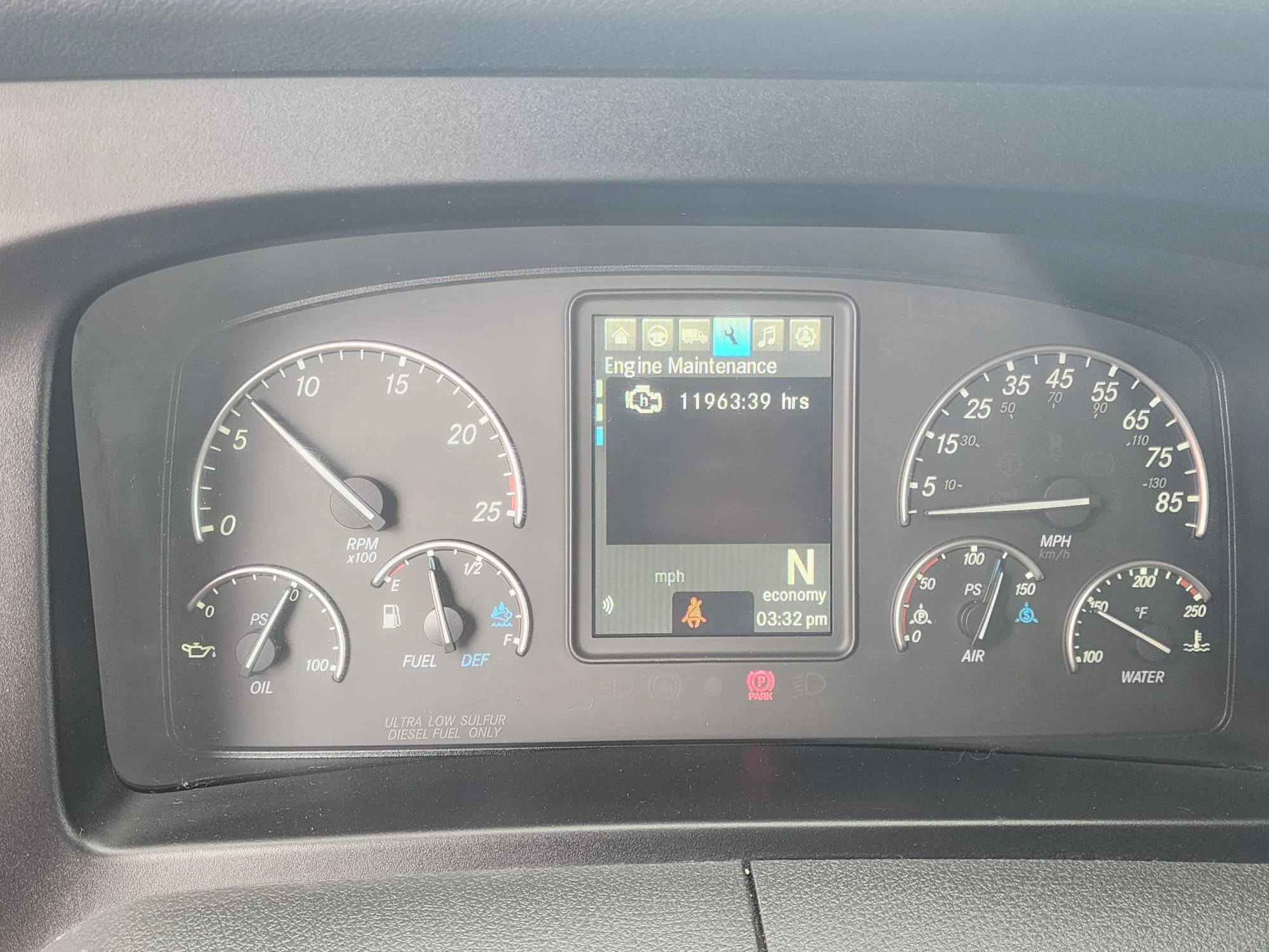 2023 Freightliner Cascadia in French Camp, CA — photo 17