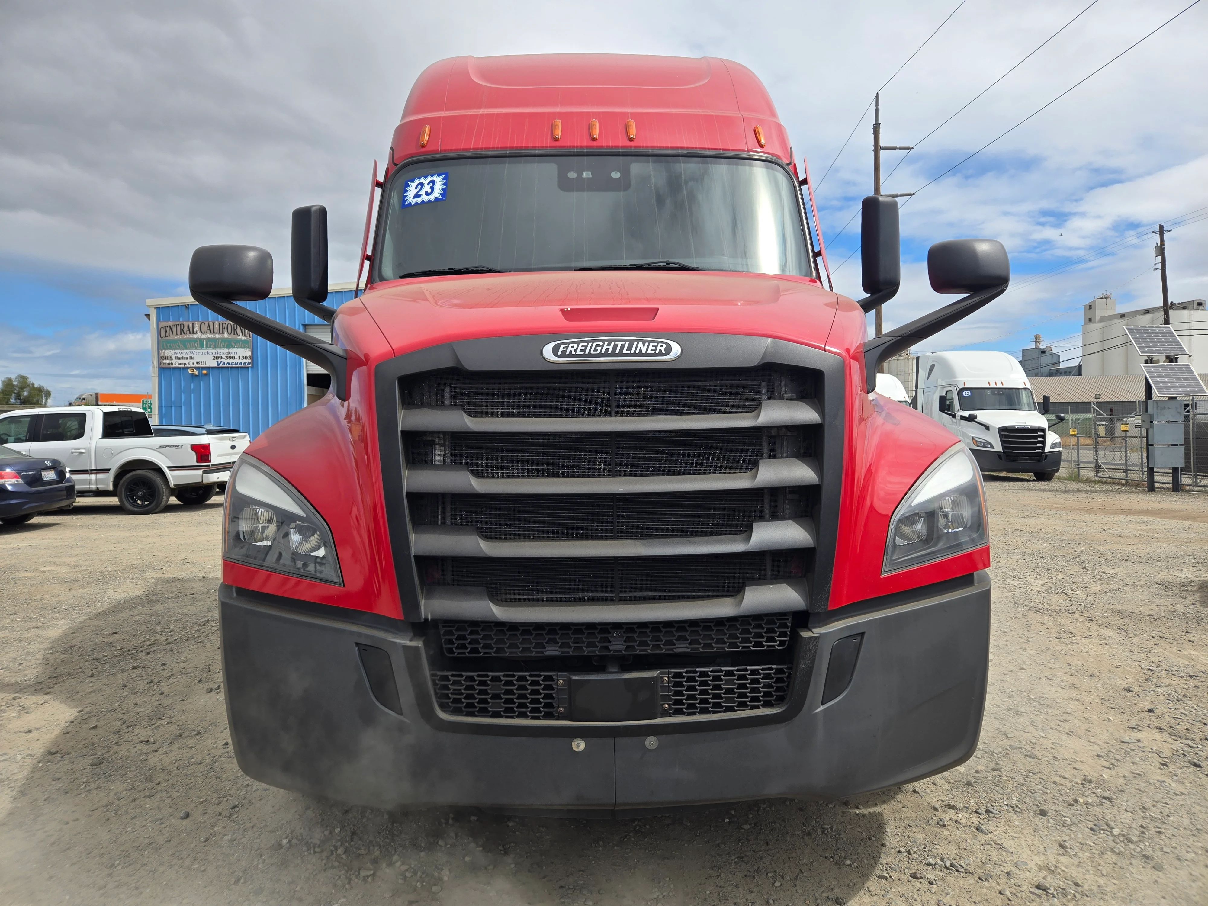 2023 Freightliner Cascadia in French Camp, CA — photo 2