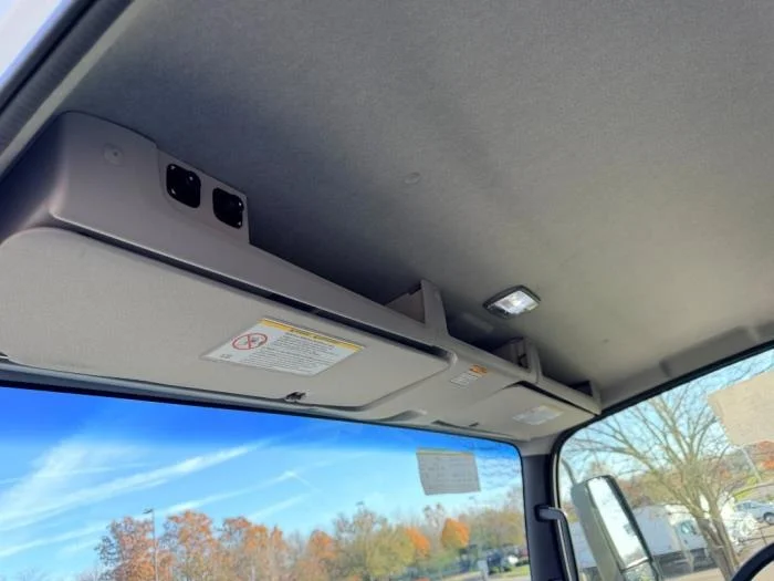 2025 Isuzu NRR - image 18