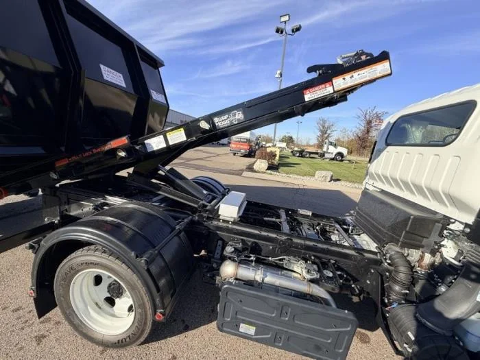 2025 Isuzu NRR in Dayton, OH — photo 12