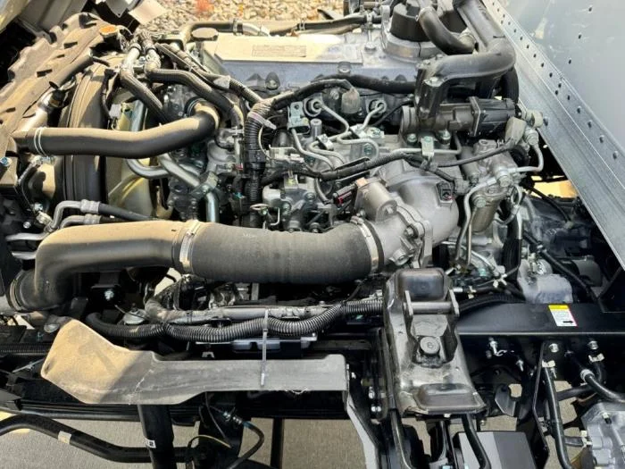 2025 Isuzu NRR - image 14