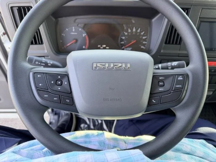 2025 Isuzu NRR in Dayton, OH — photo 22