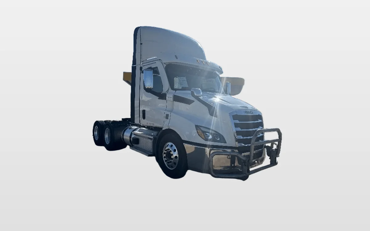 2021 Freightliner Cascadia - image 1
