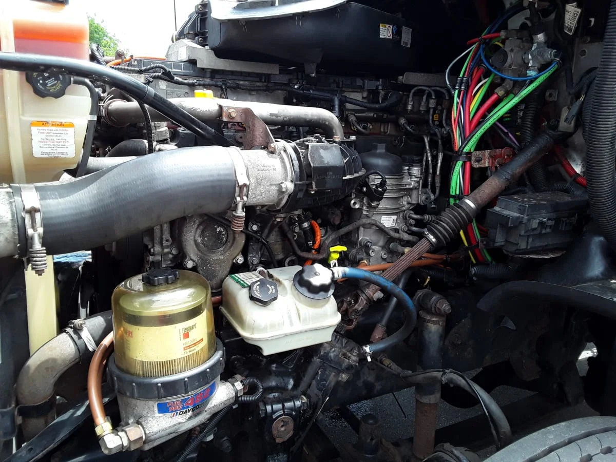 2017 Freightliner Cascadia - image 8