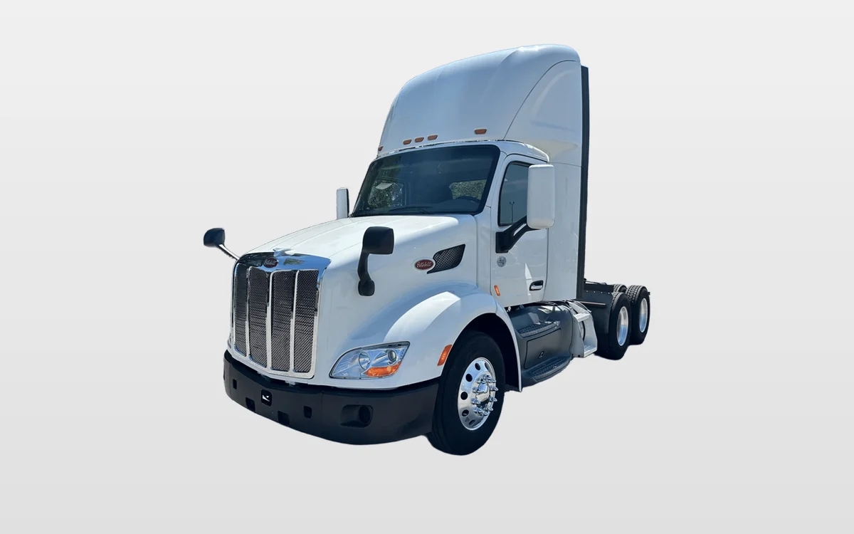 2021 Peterbilt 579 - image 1