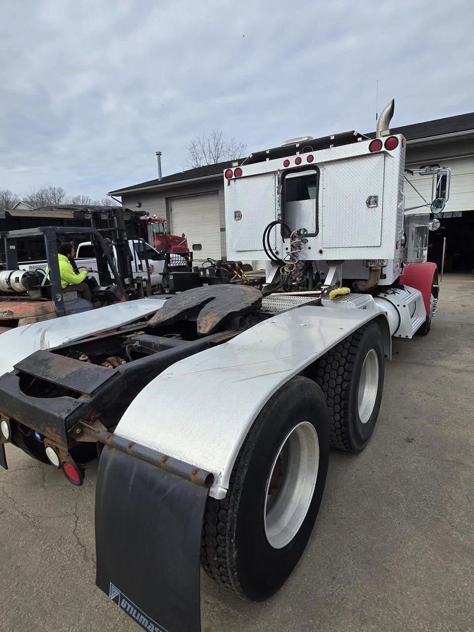 1999 Peterbilt - image 6