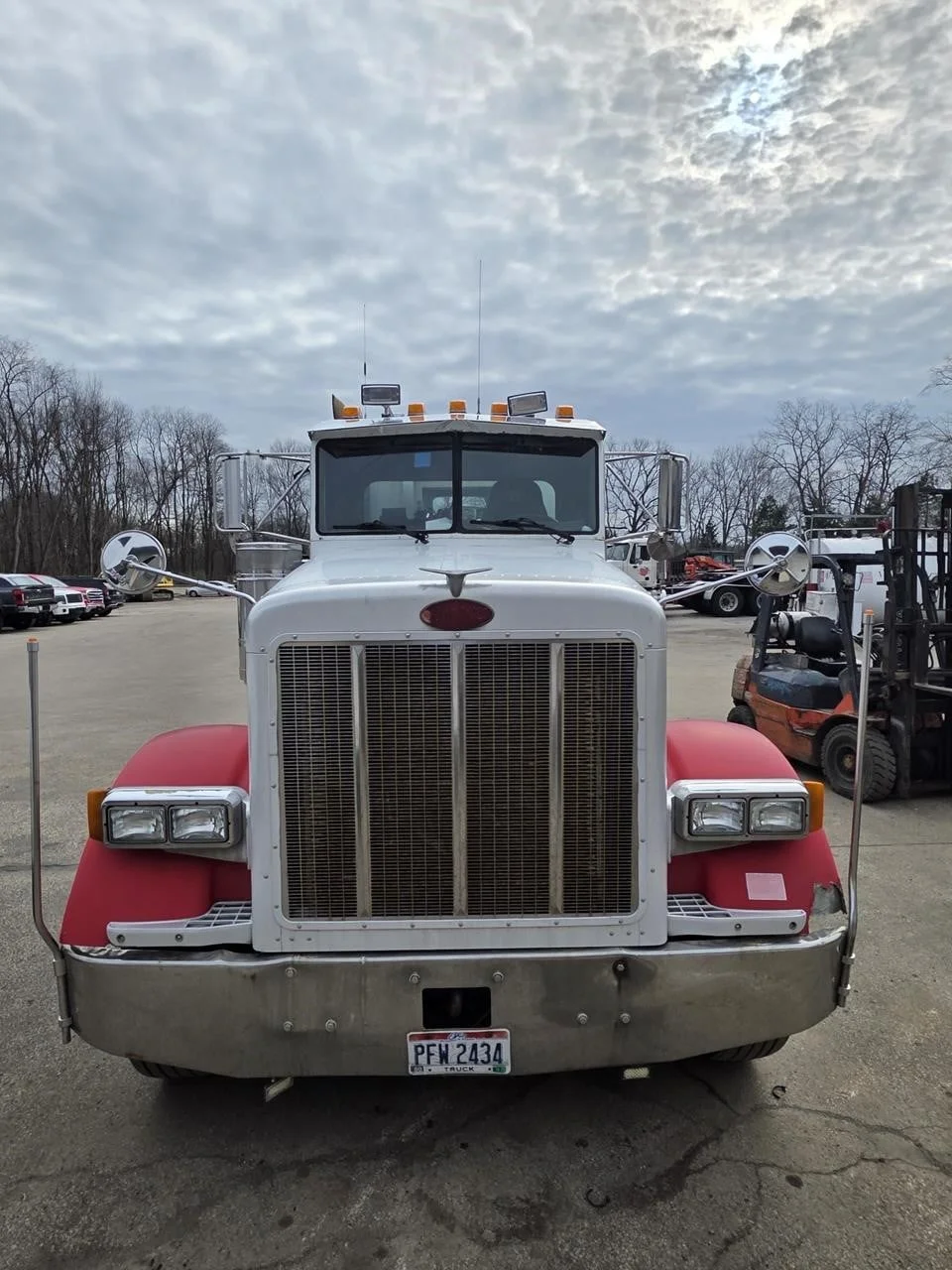 1999 Peterbilt - image 3