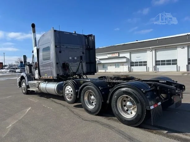 2025 International HX - image 7