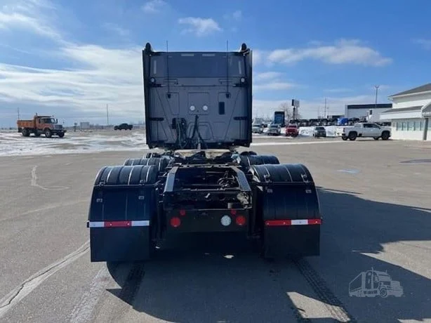 2025 International HX - image 6