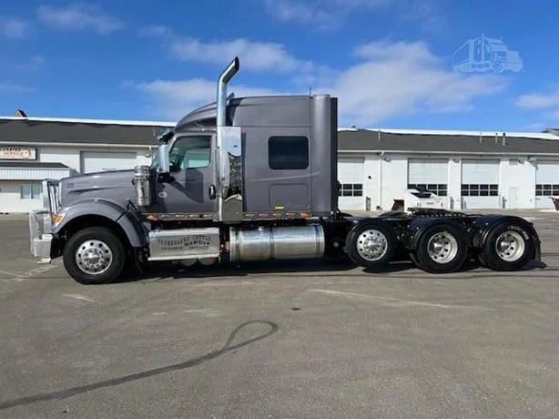 2025 International HX in MN — photo 4