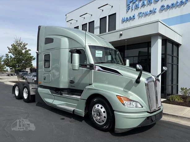 2023 Kenworth T680 in Salt Lake City, UT — photo 2