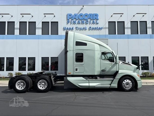 2023 Kenworth T680 in Salt Lake City, UT — photo 3