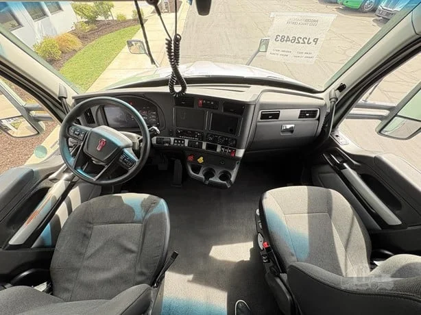 2023 Kenworth T680 in Salt Lake City, UT — photo 10