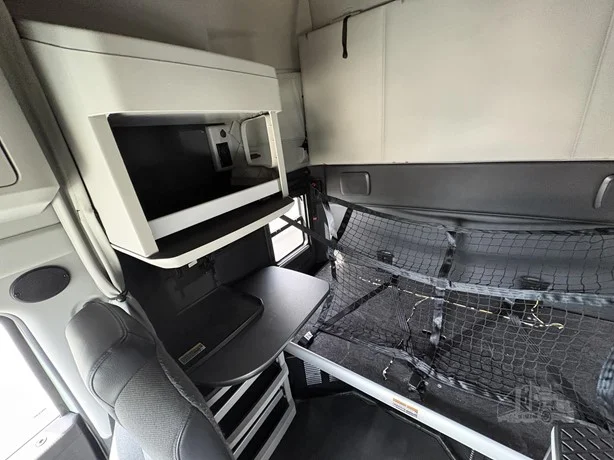 2023 Kenworth T680 in Salt Lake City, UT — photo 14