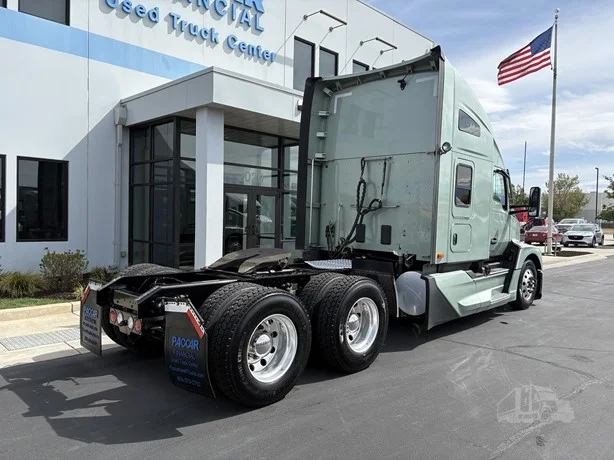 2023 Kenworth T680 in Salt Lake City, UT — photo 8