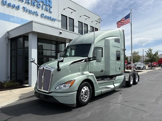 2023 Kenworth T680