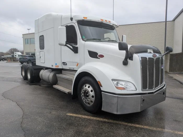 2022 Peterbilt 579 in Indianapolis, IN — photo 9
