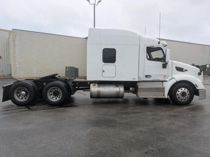 2022 Peterbilt 579 in Indianapolis, IN — photo 8