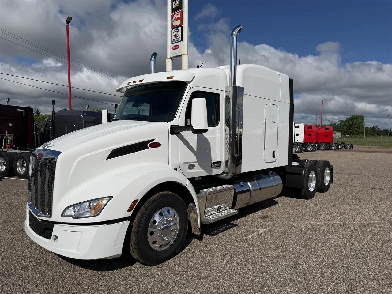 2027 Peterbilt 579 in Eau Claire, WI — photo 12