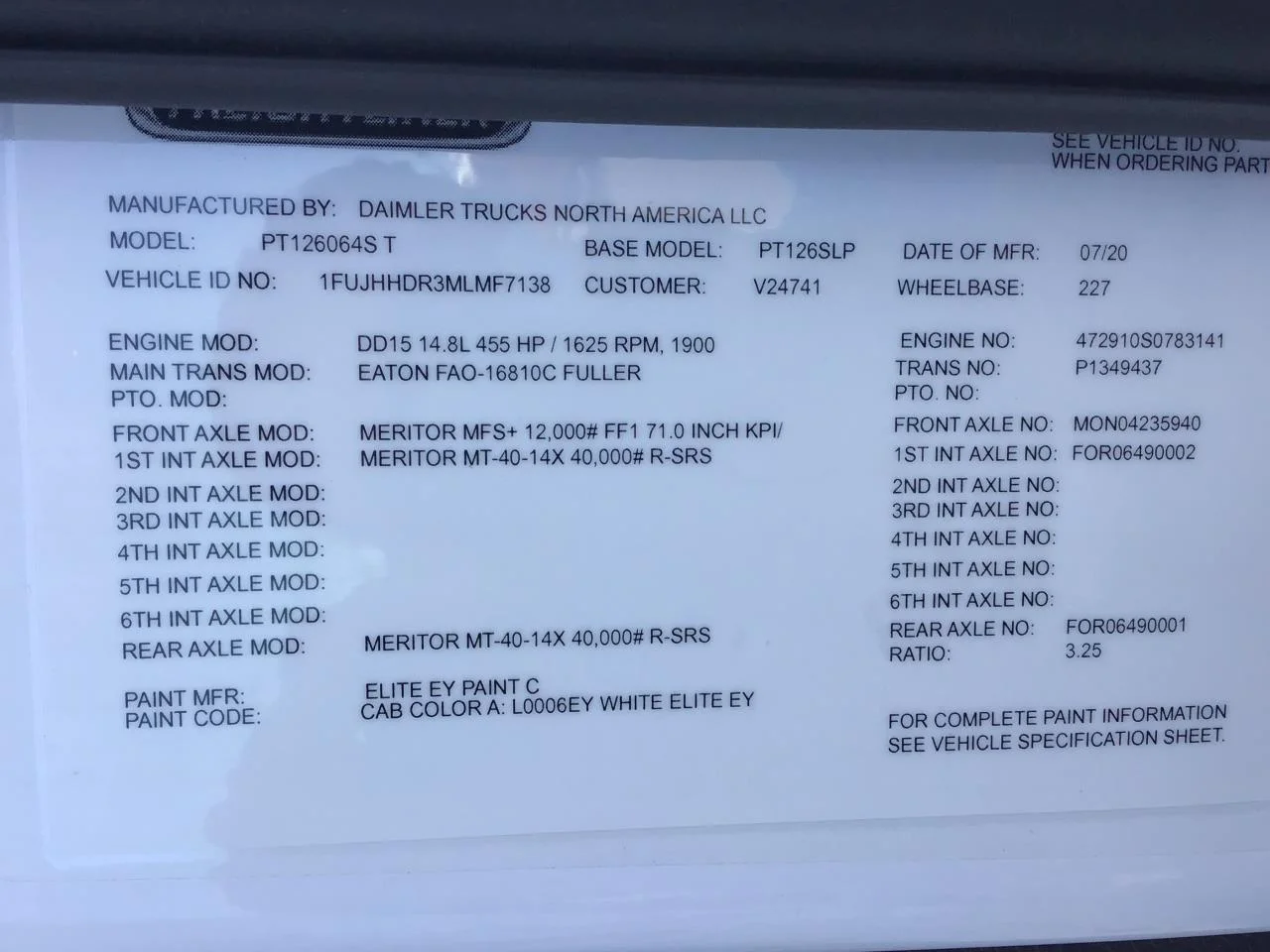 2021 Freightliner Cascadia in Pacific, WA — photo 5