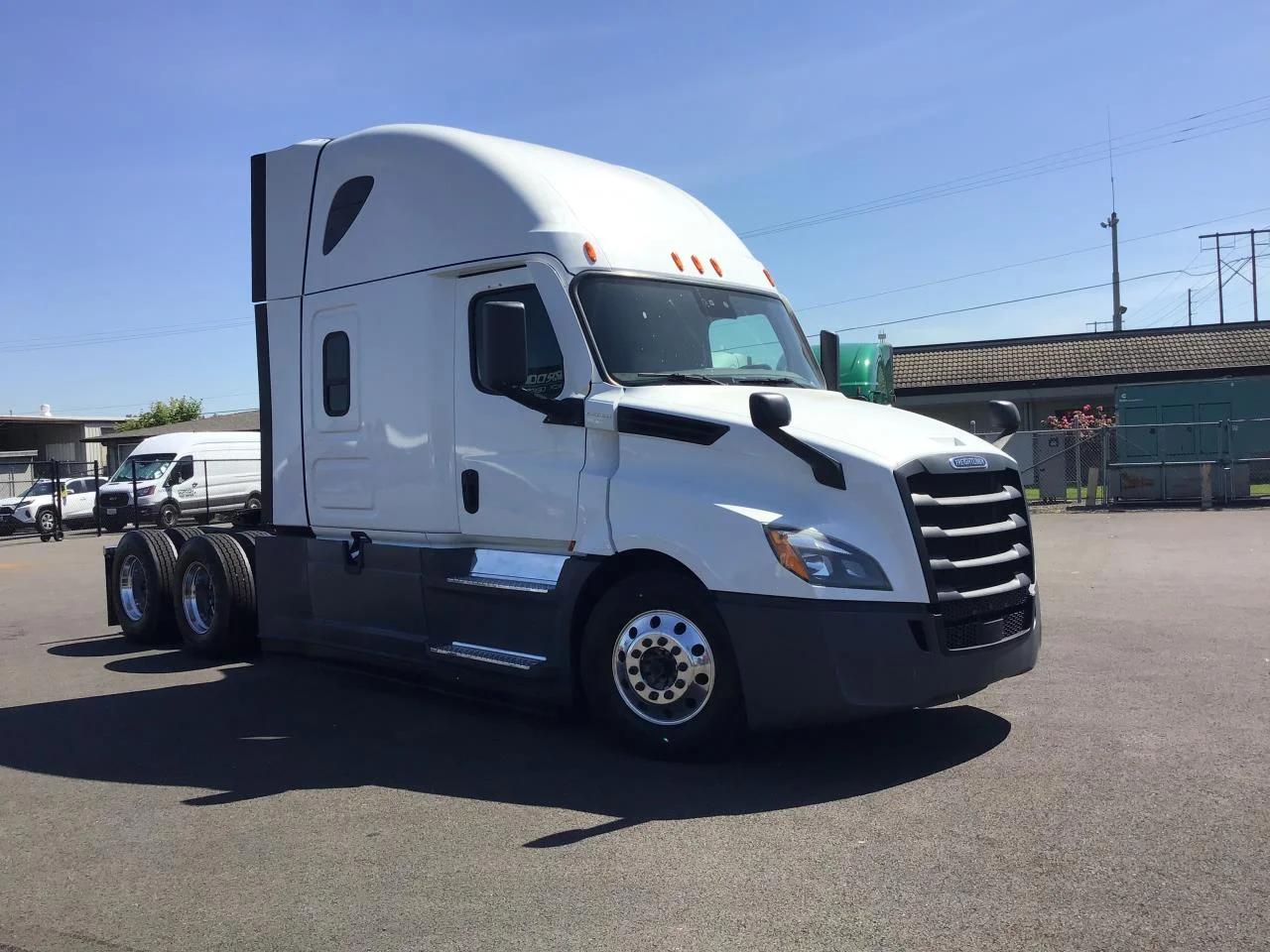 2021 Freightliner Cascadia in Pacific, WA — photo 3