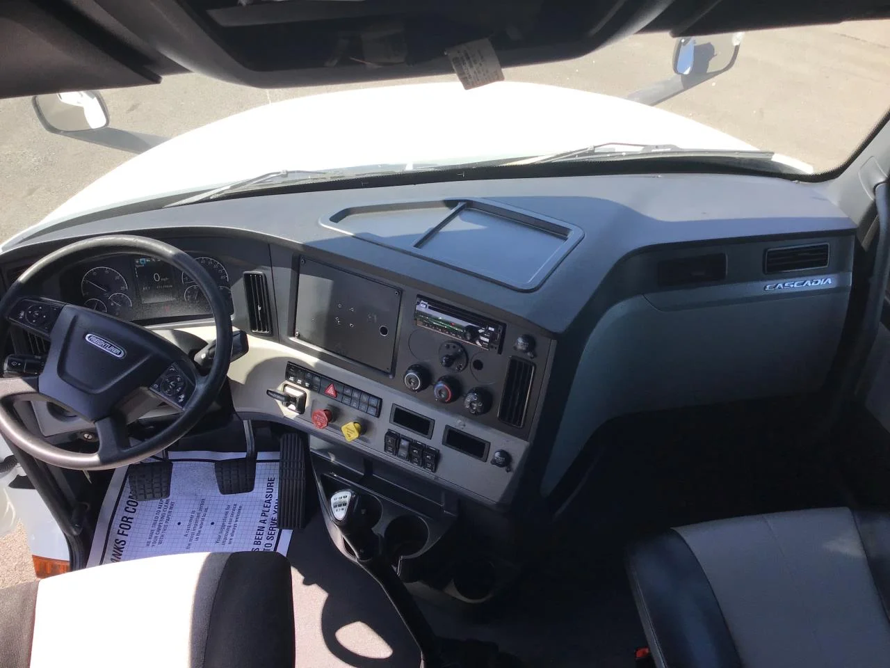 2021 Freightliner Cascadia in Pacific, WA — photo 10