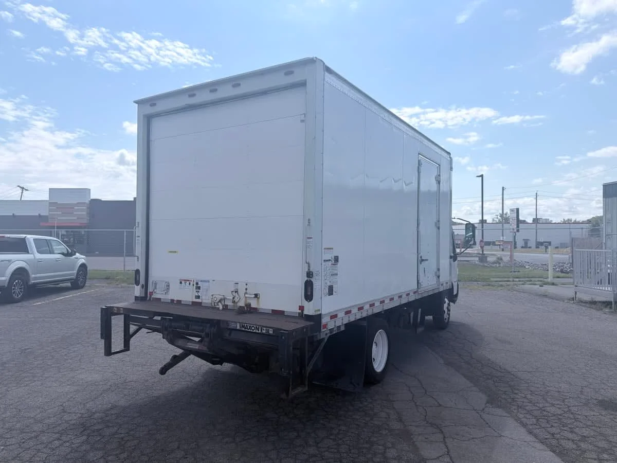 2019 Hino 195 in Syracuse, NY — photo 4