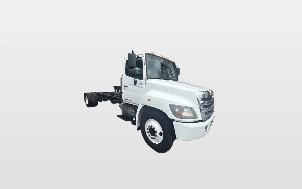 2019 Hino 338 - image 1