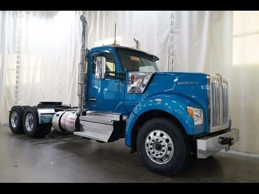 2027 Kenworth W990