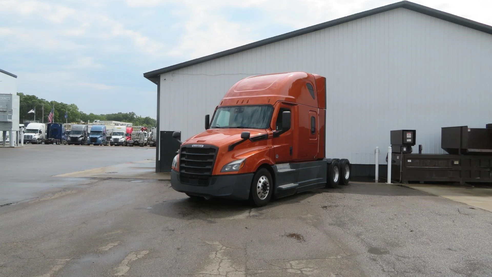 2022 Freightliner Cascadia in MI — photo 5