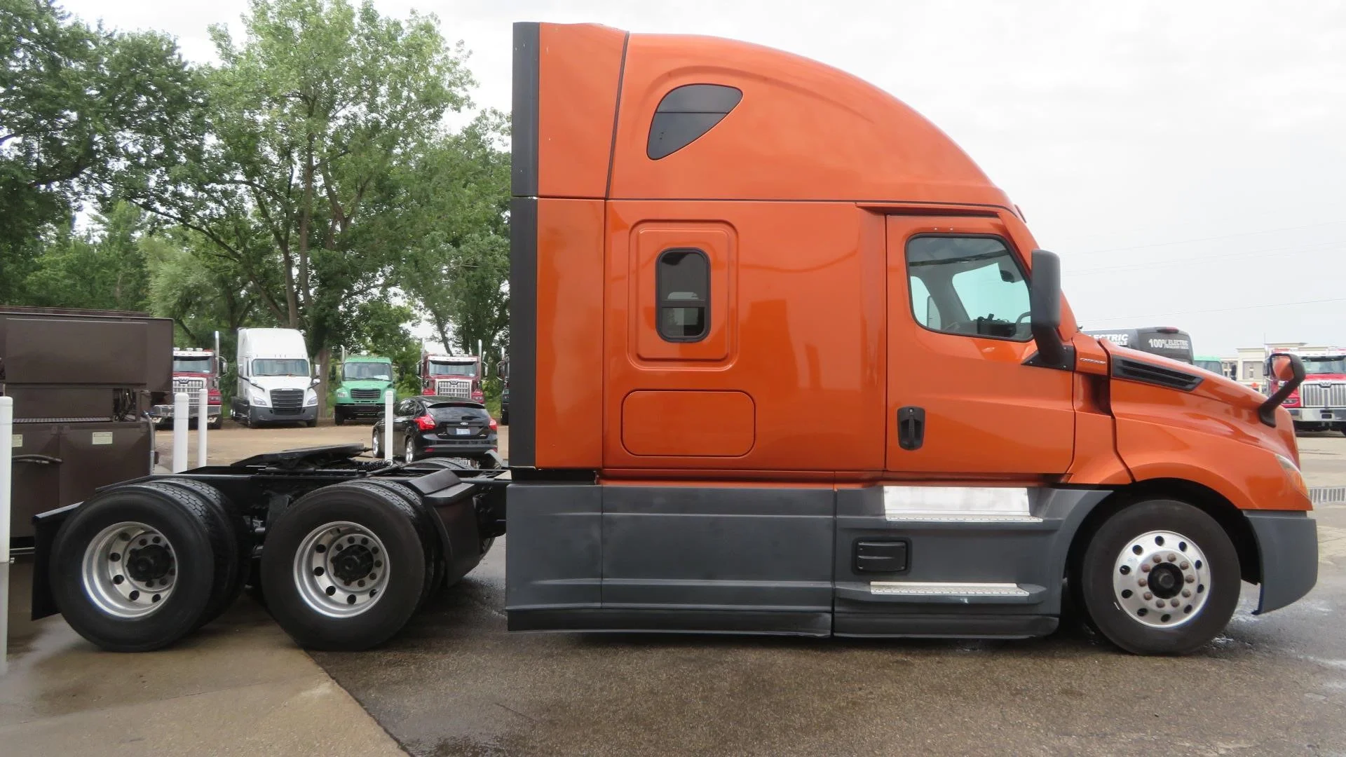 2022 Freightliner Cascadia in MI — photo 3