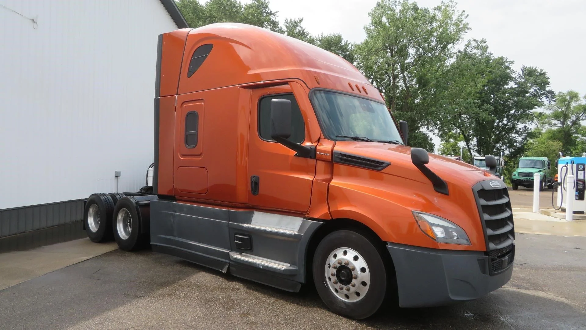 2022 Freightliner Cascadia in MI — photo 2